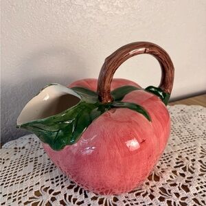🍅✨ 1998 China Ceramic Tomato Pitcher ✨🍅